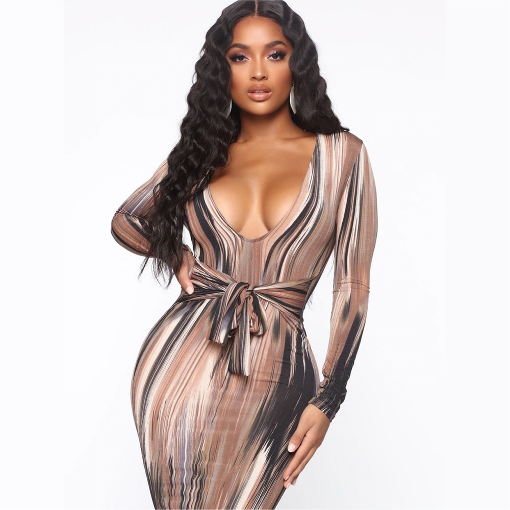 🎉 3/22 Host Pick 🎉 Fashion Nova Brown Deep V “Mind Of My Own” Maxi - Size M